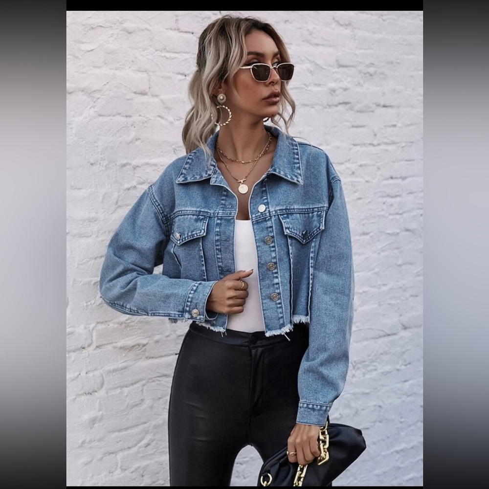 SHEIN Essnce Button Front Drop Shoulder Raw Hem Crop Denim Jacket